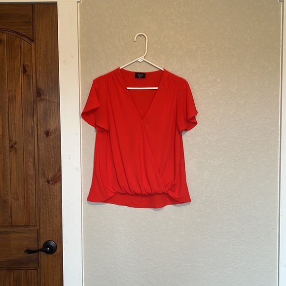 Vici orange red flutter sleeve faux wrap button blouse size S. EUC - Picture 8 of 9